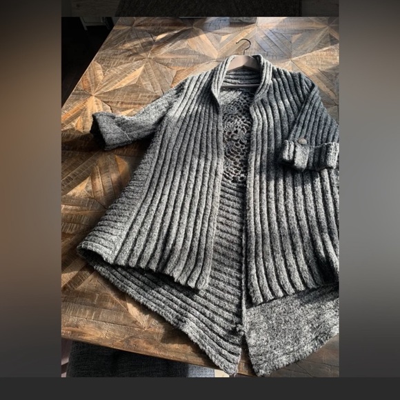 BCBG cardigan L - Picture 3 of 7